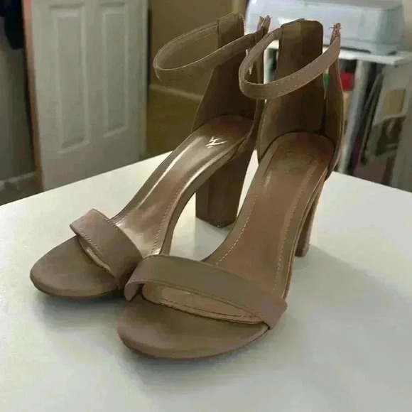 Windsor nude heel strappy block heel shoe - Picture 3 of 7